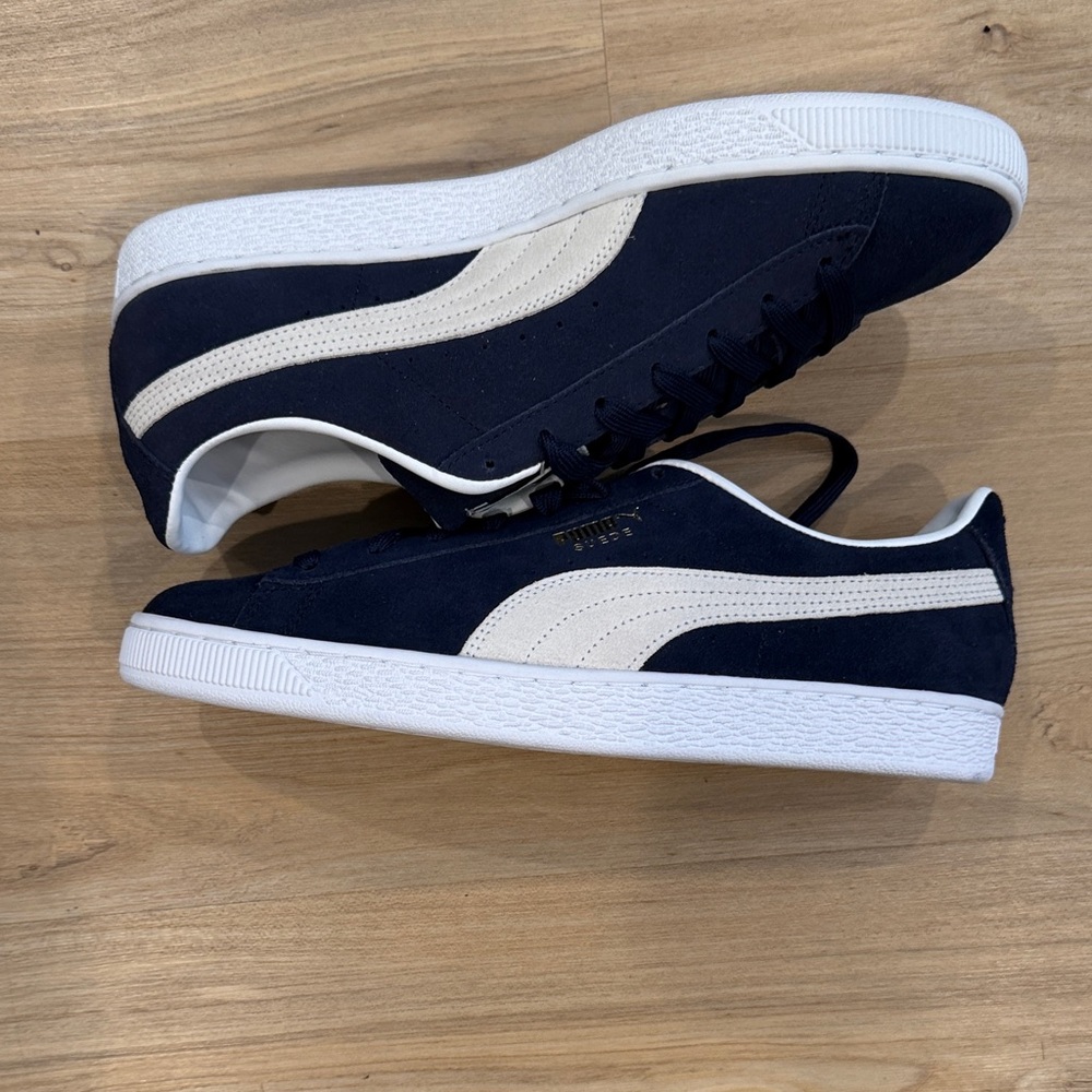 Puma Men's Low-Top Sneakers in Navy and White